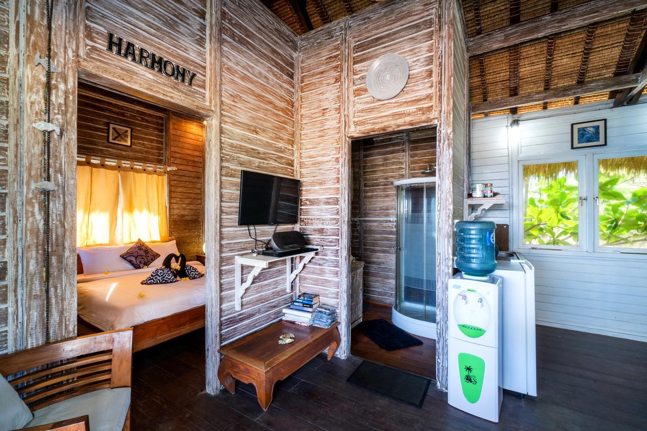 Island Cove Resort レンボンガン島 エクステリア 写真