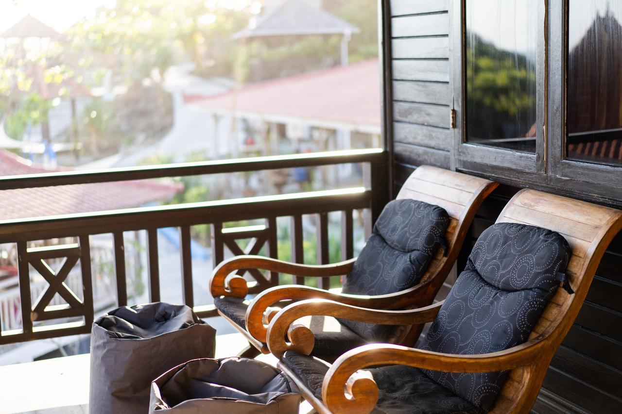 Island Cove Resort レンボンガン島 エクステリア 写真