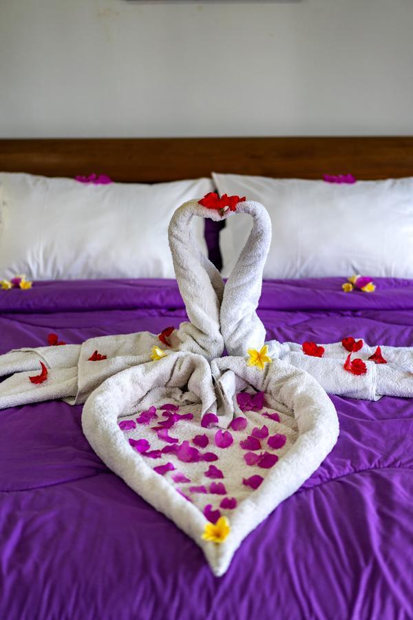Island Cove Resort レンボンガン島 エクステリア 写真